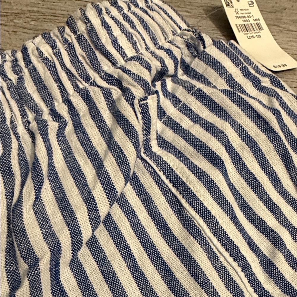 Old Navy Blue and White Striped Girl’s Shorts 10/12 - Picture 3 of 4